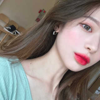데이지크 SS컬렉션 로즈페탈 섀도우 팔레트 — 4점을 준 리뷰어가 2020년 4월 올린 사용 사진