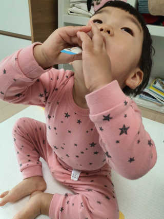 [풀무원베이비밀] 프로바이오락 베이비 유산균 SET — 5점을 준 리뷰어가 2020년 11월 올린 사용 사진