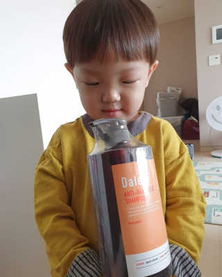 달리프 진저 베러 퍼퓸 탈모 완화 샴푸 1000ml 향 3종 — 5점을 준 리뷰어가 2020년 5월 올린 사용 사진