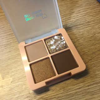 [블랙루즈] 크리스탈 하트 락 섀도우 4종 중 택1 — 5점을 준 리뷰어가 2020년 9월 올린 사용 사진