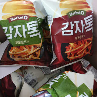 마켓오 감자톡 허브솔트맛/매콤달콤맛 — 5점을 준 리뷰어가 2020년 6월 올린 사용 사진