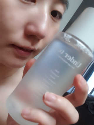 언더텐 바다포도 수분토너 — 4.5점을 준 리뷰어가 2020년 6월 올린 사용 사진