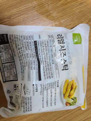 가치식탁 리얼치즈스틱, 리얼크림치즈볼 — 5점을 준 리뷰어가 2020년 8월 올린 사용 사진