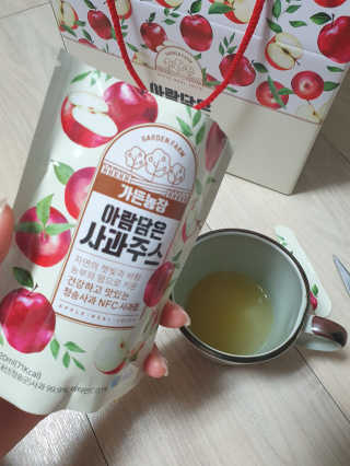 [가든농장]아람담은 사과주스 [가든농장] 아람담은 사과주스 120ml x 15포 — 5점을 준 리뷰어가 2020년 6월 올린 사용 사진