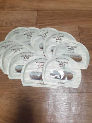 비앤비지 코스메틱 비앤비지 비타 칵테일 호일 마스크 — 5점을 준 리뷰어가 2020년 4월 올린 사용 사진