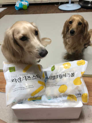 가치식탁 리얼치즈스틱, 리얼크림치즈볼 — 5점을 준 리뷰어가 2020년 8월 올린 사용 사진