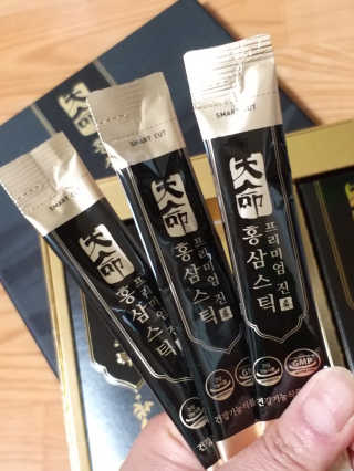 헬스업_천명진프리미엄홍삼스틱_10ml x 30포 — 5점을 준 리뷰어가 2020년 10월 올린 사용 사진