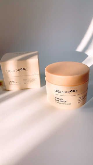어글리프루프 크림 바이어글리 하이드레이션 샤워 50ml — 5점을 준 리뷰어가 2020년 11월 올린 사용 사진