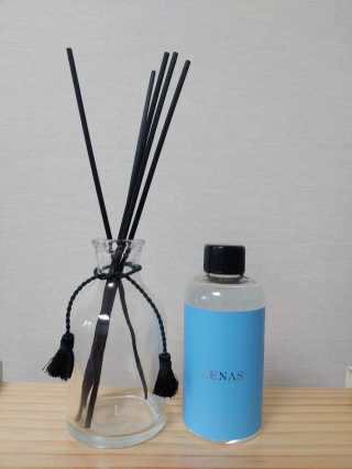 레나스 프리미엄 아로마 디퓨저 200ml  [1SET] — 3점을 준 리뷰어가 2020년 10월 올린 사용 사진