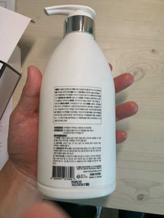 예민한 피부를 위한 코코몰리 All in one 자연유래 샴푸 — 5점을 준 리뷰어가 2020년 6월 올린 사용 사진