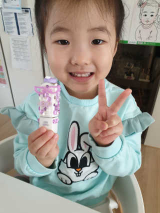 꼬메맘마 네이처 달리아핑크 립컬러 — 5점을 준 리뷰어가 2020년 4월 올린 사용 사진