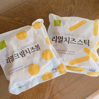 가치식탁 리얼치즈스틱, 리얼크림치즈볼 — 4점을 준 리뷰어가 2020년 8월 올린 사용 사진