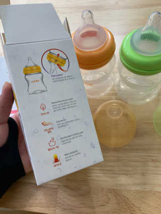 유비맘 신생아젖병 120ml 트리플팩_ 젖꼭지 포함 — 5점을 준 리뷰어가 2020년 6월 올린 사용 사진