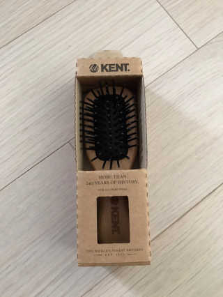 켄트 브러쉬 영국 왕실 켄트 미니패들 헤어브러쉬 No.6 — 5점을 준 리뷰어가 2020년 6월 올린 사용 사진