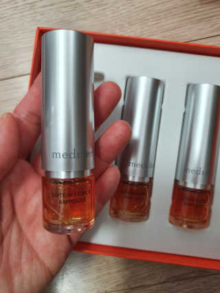 메디페르 [ 1+1 ] 루테인앰플세트 1개 + 루테인크림 50ml 1개 — 5점을 준 리뷰어가 2020년 10월 올린 사용 사진