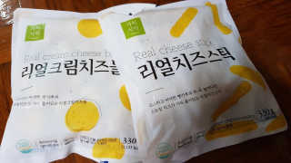 가치식탁 리얼치즈스틱, 리얼크림치즈볼 — 5점을 준 리뷰어가 2020년 9월 올린 사용 사진
