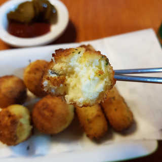 가치식탁 리얼치즈스틱, 리얼크림치즈볼 — 5점을 준 리뷰어가 2020년 5월 올린 사용 사진