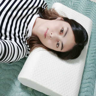 포유 메모리폼 경추베개 자모니베개 — 5점을 준 리뷰어가 2020년 7월 올린 사용 사진