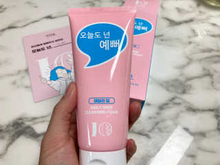 IO 아이오 오늘도 넌 예뻐 - 데일리딥 클렌징폼 — 4점을 준 리뷰어가 2020년 12월 올린 사용 사진