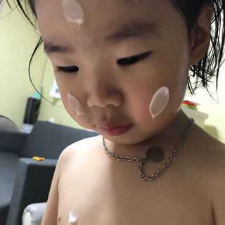 킨더퍼페츠 베이비크림 180ml — 5점을 준 리뷰어가 2020년 10월 올린 사용 사진