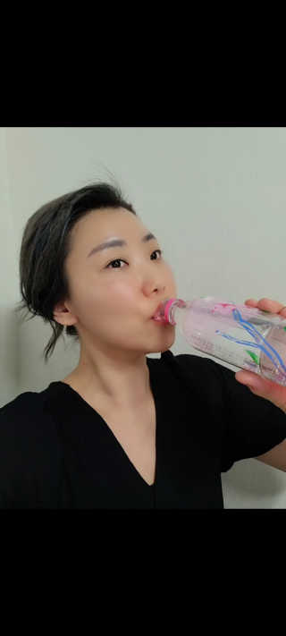 아쿠아스 플레이버워터 [아쿠아스] 제로칼로리 플레이버워터 복숭아/청포도 1BOX 20개입 — 5점을 준 리뷰어가 2020년 6월 올린 사용 사진