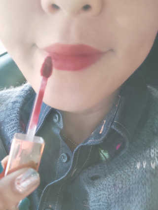 [블랙루즈] 에어 핏 벨벳 틴트5 1+1 — 5점을 준 리뷰어가 2020년 10월 올린 사용 사진