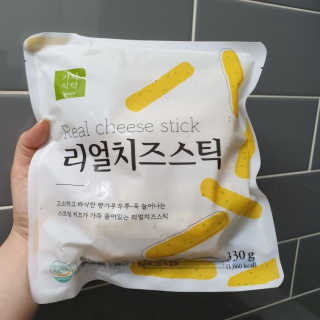 가치식탁 리얼치즈스틱, 리얼크림치즈볼 — 5점을 준 리뷰어가 2020년 8월 올린 사용 사진