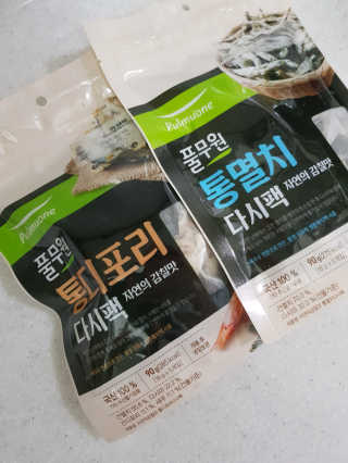 [풀무원] 자연의 감칠맛 통디포리, 통멸치 다시팩 세트 — 5점을 준 리뷰어가 2020년 5월 올린 사용 사진