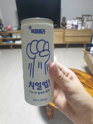 일화 No 슈가0Kcal 스테비아 톡별콜라 콤보팩 250mlX30 캔 — 3점을 준 리뷰어가 2020년 7월 올린 사용 사진
