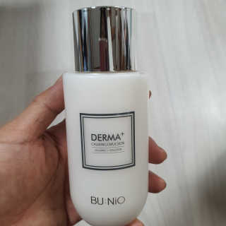 뷰니오 더마플러스 카밍 에멀전200ml — 5점을 준 리뷰어가 2020년 12월 올린 사용 사진