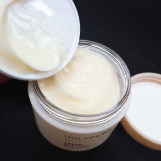 어글리프루프 크림 바이어글리 하이드레이션 샤워 50ml — 5점을 준 리뷰어가 2020년 12월 올린 사용 사진