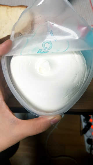 요즘 그릭요거트  플레인 — 5점을 준 리뷰어가 2020년 11월 올린 사용 사진