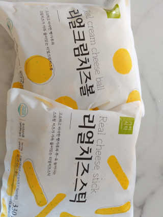 가치식탁 리얼치즈스틱, 리얼크림치즈볼 — 4점을 준 리뷰어가 2020년 10월 올린 사용 사진