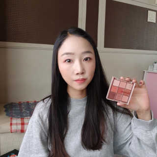 데이지크 SS컬렉션 로즈페탈 섀도우 팔레트 — 4.5점을 준 리뷰어가 2020년 4월 올린 사용 사진