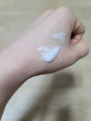 뷰니오 더마플러스 카밍 에멀전200ml — 5점을 준 리뷰어가 2020년 11월 올린 사용 사진