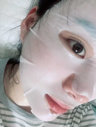 바이오믹 BIOMEEK SENSIMETIC SOOTHING MASK.S — 4점을 준 리뷰어가 2020년 7월 올린 사용 사진