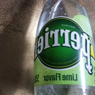 페리에 라임 500ml 투명페트 — 5점을 준 리뷰어가 2020년 11월 올린 사용 사진