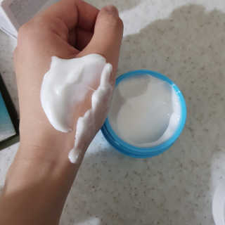 바르는콜라겐 하이온 제주바다보배 슬리핑마스크 100mL — 4점을 준 리뷰어가 2020년 6월 올린 사용 사진