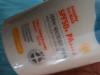 더마비 에브리데이 선블록 SPF50+PA++++ — 5점을 준 리뷰어가 2020년 4월 올린 사용 사진