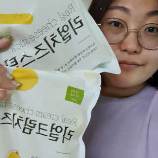 가치식탁 리얼치즈스틱, 리얼크림치즈볼 — 5점을 준 리뷰어가 2020년 6월 올린 사용 사진