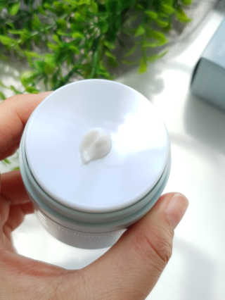 베니테이블 [바르는 유산균] 하이드레이팅 크림 — 5점을 준 리뷰어가 2020년 4월 올린 사용 사진