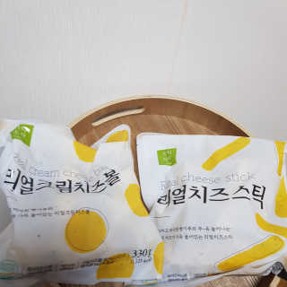가치식탁 리얼치즈스틱, 리얼크림치즈볼 — 5점을 준 리뷰어가 2020년 7월 올린 사용 사진