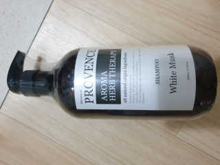 프로방스 화이트머스크 퍼퓸 샴푸 1000ml 업그레이드 — 5점을 준 리뷰어가 2020년 8월 올린 사용 사진