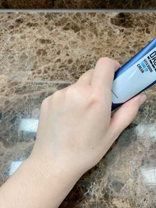 다슈코리아 다슈 맨즈 비타 붐 톤업 크림 — 5점을 준 리뷰어가 2020년 5월 올린 사용 사진
