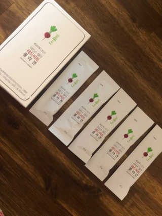 유유네이처 머빈스 젤리 레드비트 콜라겐 — 5점을 준 리뷰어가 2020년 4월 올린 사용 사진