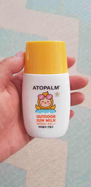 아토팜 야외놀이 선밀크 SPF50+ PA+++ — 5점을 준 리뷰어가 2020년 5월 올린 사용 사진