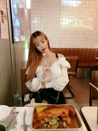 뉴욕아파트먼트 합정점 [뉴욕아파트먼트 오리지날그릴] 4만원 이용권 — 5점을 준 리뷰어가 2020년 6월 올린 사용 사진
