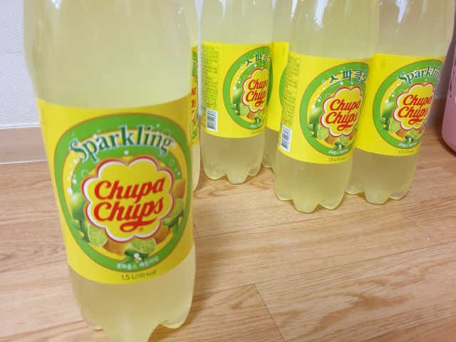 츄파춥스 스파클링 1.5L 레몬라임/사과  2종 6EA 리뷰 사진