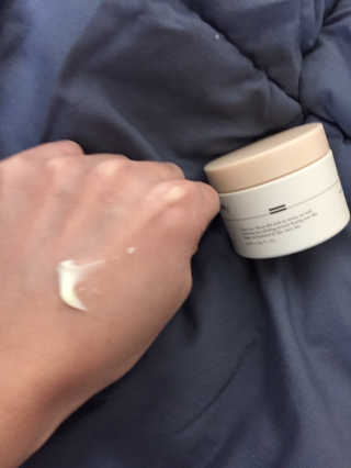 어글리프루프 크림 바이어글리 하이드레이션 샤워 50ml — 5점을 준 리뷰어가 2020년 12월 올린 사용 사진