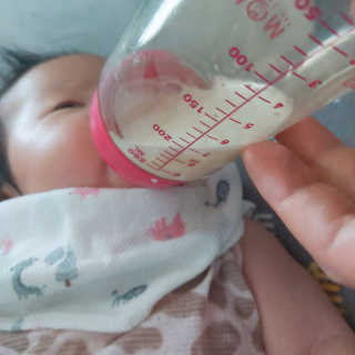 유비맘 PPSU 젖병 노꼭지_260ml_컬러 랜덤 발송 — 5점을 준 리뷰어가 2020년 6월 올린 사용 사진